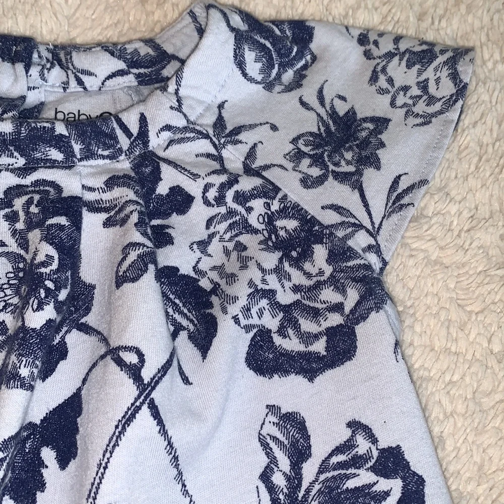 GAP Blue Floral Short Sleeve Top 3 EUC